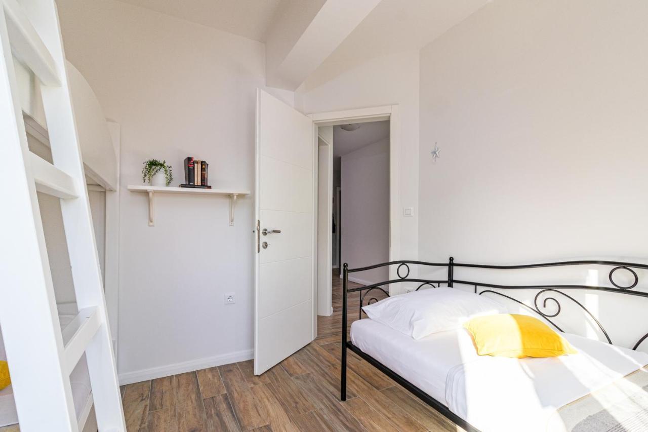 Lovely Istrian Apartment With A Private Swimming Pool And A Charming Garden Banjole Exterior photo